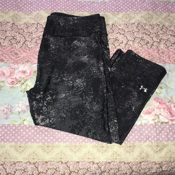 Under Armour Pants - Under Armour compression heat gear leggings